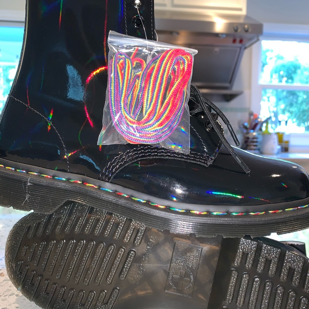 Dr. Marten 1460 Rainbow Patent